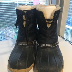 Sherpa-lined shirt bean boots for snow